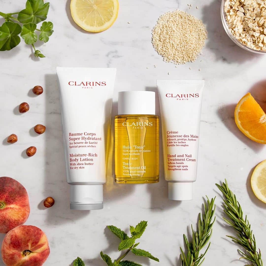 ClarinsUKさんのインスタグラム写真 - (ClarinsUKInstagram)「The result of a 60-year dialogue with our customers, discover our most-loved skin and body care products ❤️  Which product can you not live without? 👇🏼  #MeetYourMostLoved #Clarins」8月15日 1時04分 - clarinsuk