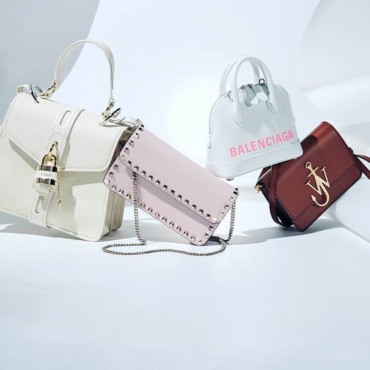 GILTのインスタグラム：「You’ve got stuff. We’ve got bags. Tap to shop #Balenciaga, #Chloé and more.」