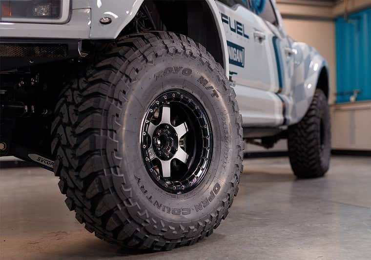 ケン・ブロックさんのインスタグラム写真 - (ケン・ブロックInstagram)「Earlier this year we sent out my SVC Offroad Ford Raptor to get even more upgrades. Here’s a short list of the new specs: my new 17x9 signature @FuelOffroad “Block” beadlock wheels wrapped in 40” @ToyoTires Open Country M/T’s, custom @BorlaExhaust with rad carbon fiber tips, @CurrieEnterprises Fabricated F9 rear end, massive @FiberwerX fenders and bedsides with fresh paint by @LNC_OC, updated reflective graphics based on my @TroyLeeDesigns race livery, and more suspension goodies and new bed cage by @officialSVC. Click the link in my bio to watch the rad new episode featuring the completed build +plus+ an insane amount of @RigidIndustries LED Lighting on a recent nighttime rip by the Pony Express Trail in the Utah desert.」8月15日 1時06分 - kblock43
