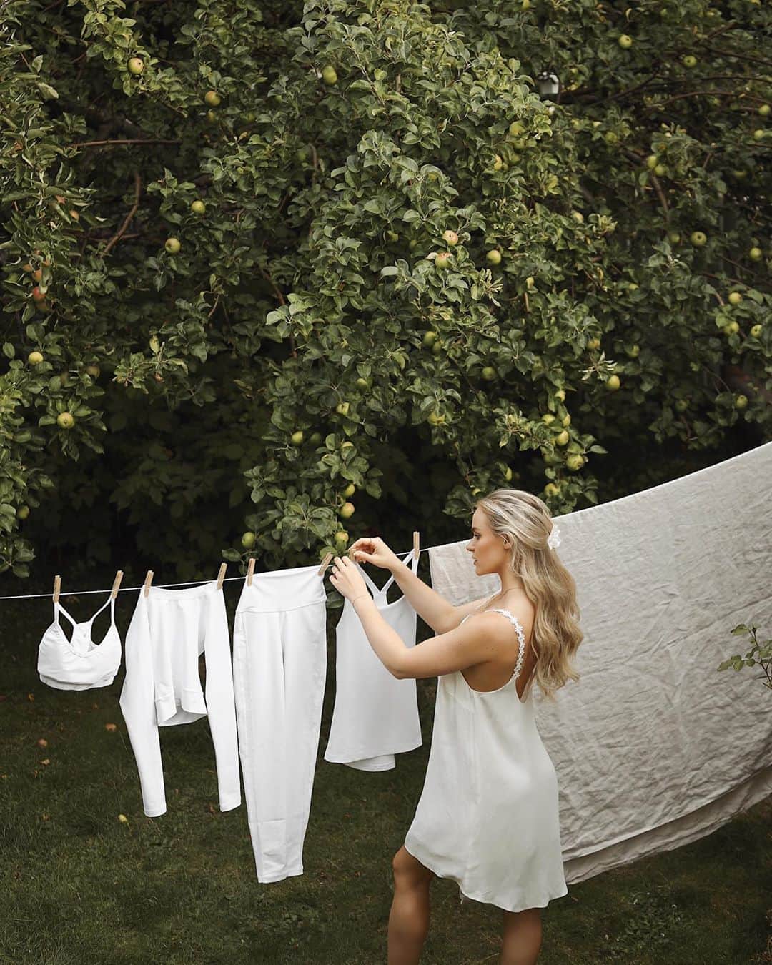 Anna Nyströmのインスタグラム：「Laundry day 🌿  Which one is your favorite 1, 2, 3 or 4? 🤍」