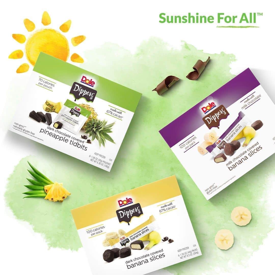 Dole Packaged Foods（ドール）のインスタグラム：「The summer heat will make you hot, but the irresistible deliciousness of Dole Dippers will make you melt. Which flavor are you trying first? 🍌 🍍 🍫」