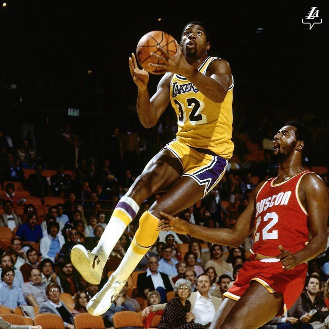 Los Angeles Lakersさんのインスタグラム写真 - (Los Angeles LakersInstagram)「Happy birthday to the Magic Man! 🎂 #LakeShow」8月15日 1時29分 - lakers