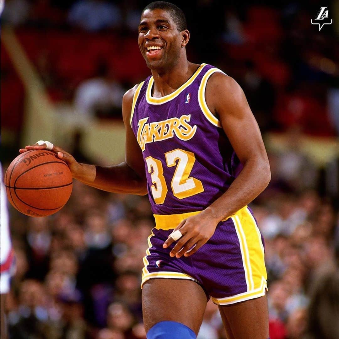 Los Angeles Lakersさんのインスタグラム写真 - (Los Angeles LakersInstagram)「Happy birthday to the Magic Man! 🎂 #LakeShow」8月15日 1時29分 - lakers