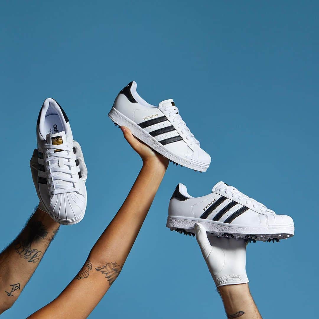 adidas Golfさんのインスタグラム写真 - (adidas GolfInstagram)「All about the 3-stripes.  A classic comes to the ⛳️ course. #adidasSuperstar Golf arrives 8/17 on adidas.com」8月15日 1時24分 - adidasgolf