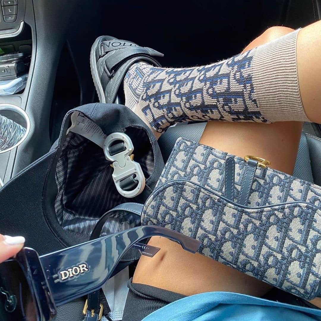 viceのインスタグラム：「Dior lifestyle 🥀❣️」
