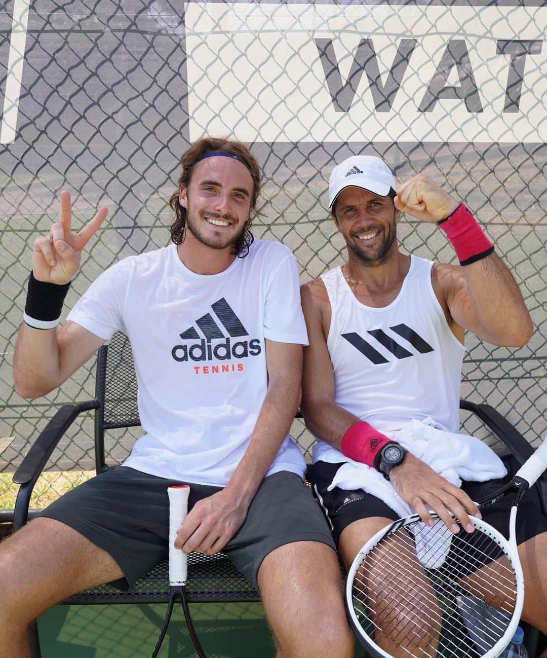 フェルナンド・ベルダスコのインスタグラム：「Enjoying our practice @mouratoglou_tennis_academy under the boiling hot weather right ?! @stefanostsitsipas98 😂🤙🏽🥵🔥」
