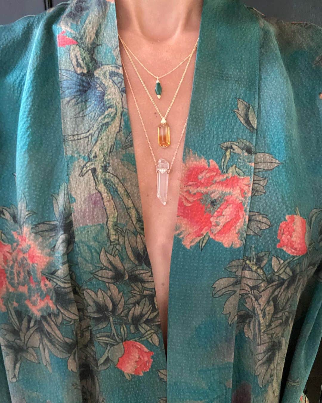 のインスタグラム：「Roll Call: Malachite ✔️ Citrine ✔️ Clear Quartz ✔️ #HouseofHarlowCrystals 💎」