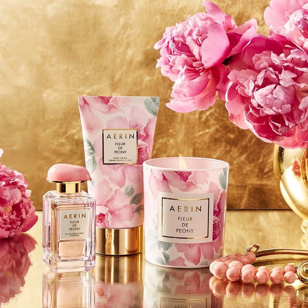 エスティローダーさんのインスタグラム写真 - (エスティローダーInstagram)「Uplift and delight your senses with @aerin’s new Fleur de Peony scent. Available in fragrance, crème and candle form – celebrate the joy of the peony flower with #AERINBeauty. Tap to shop, now!」8月15日 2時00分 - esteelauder