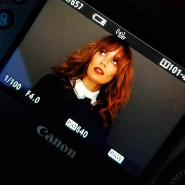 エミリー・スワローのインスタグラム：「#flashback to the now-seemingly -COMPLETELY-normal year of 2019 and a shoot with @dianalragland.  Hope y’uns have a great weekend! * * * #photoshoot #thisistheway #canonphotography #viewfinder #findyourlight #fbf #flashbackfriday」