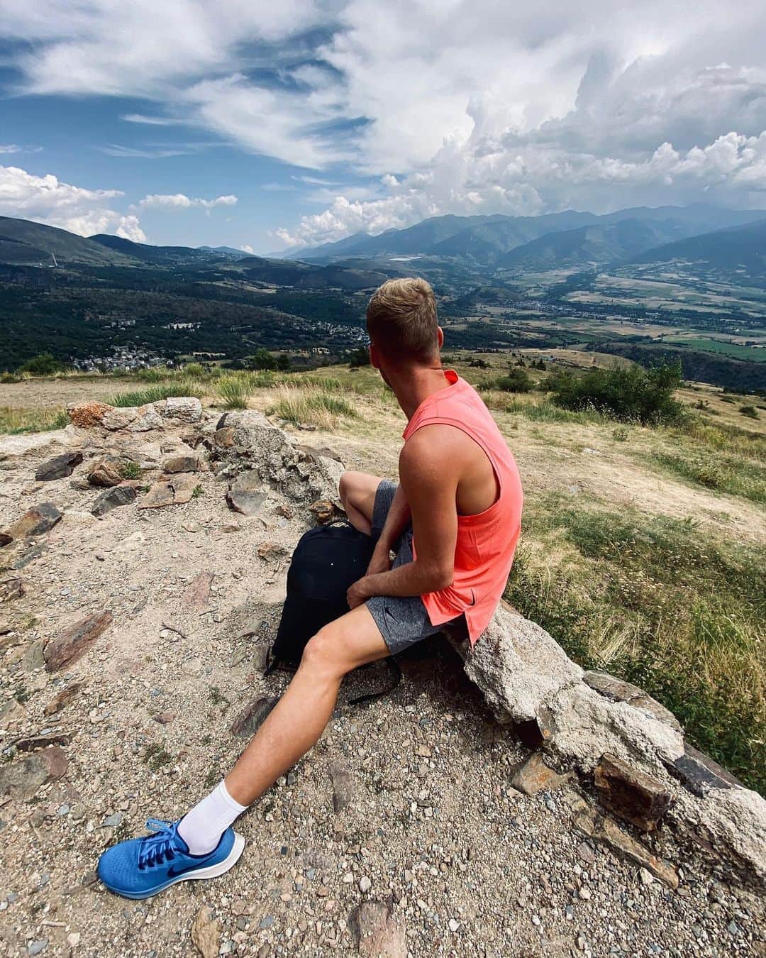 ケビン・マイヤーのインスタグラム：「Fin de stage @cneafontromeu 🏔😌」