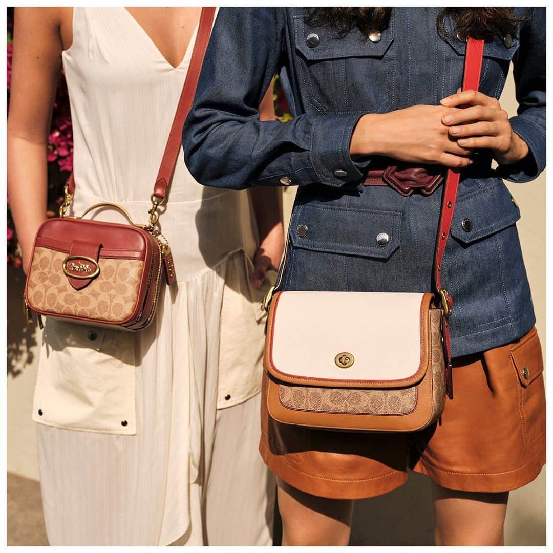 のインスタグラム：「Signature, leather, hardware—timeless appeal is kind of our thing. #CoachNY」