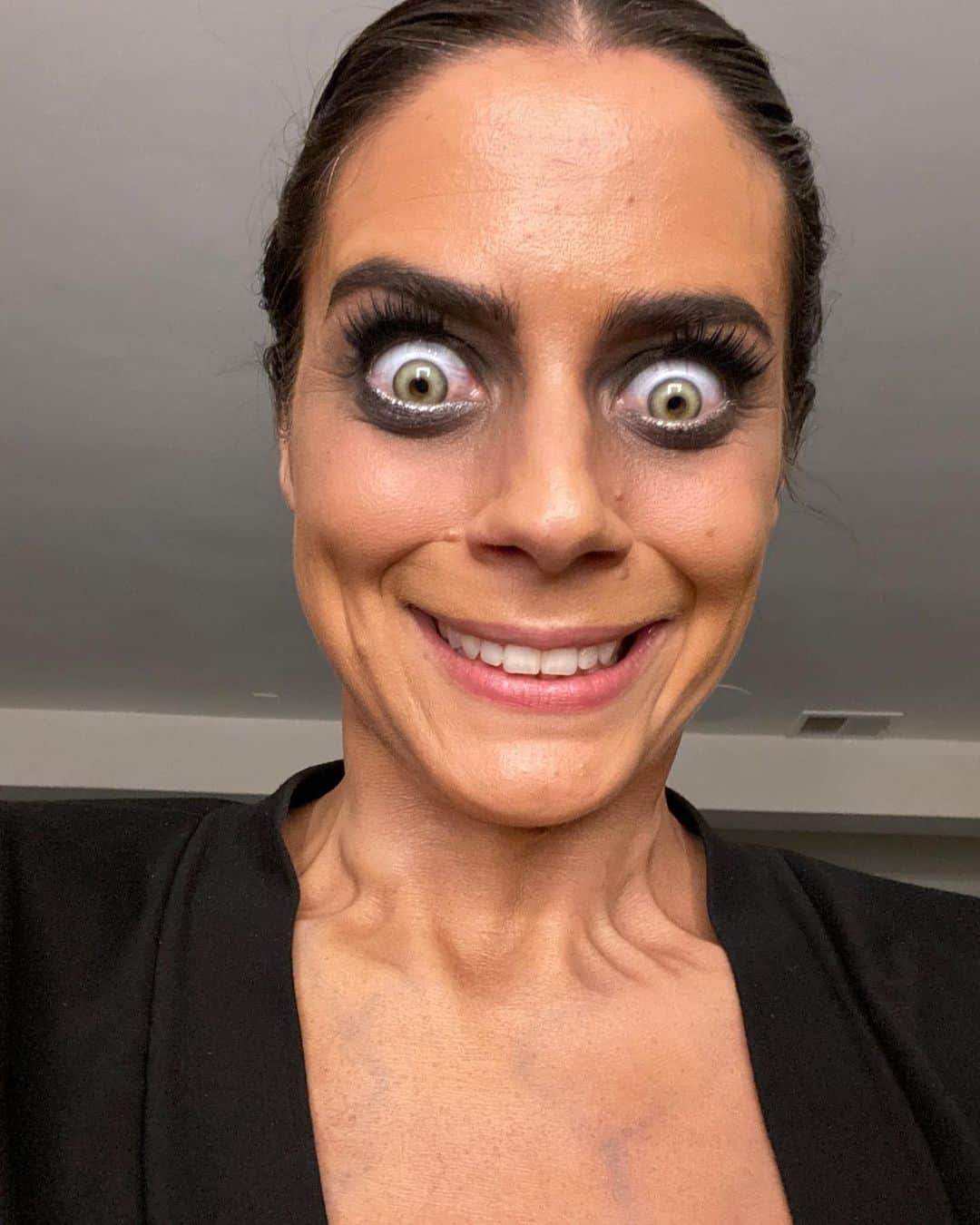 ロレンザ・イゾのインスタグラム：「TGIF y’all」