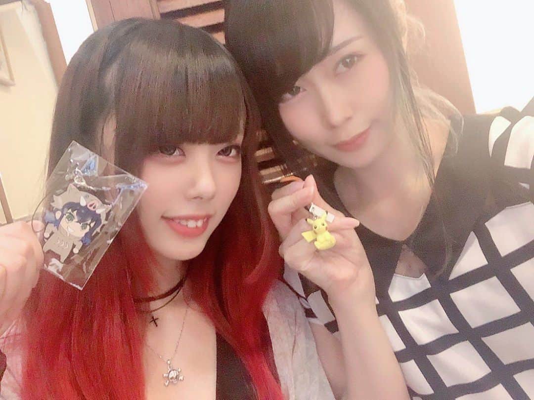 のインスタグラム：「. レコーディングと打ち合わせ終了！ どきどきだったけど、 今日も楽しく上手に歌えた気がする☺️ . れいちゃと推し交換もした⚡️ ( @reicha_1_2 ) お風呂はいって早めにねむるね！ 今日もおつかれさま！ . ✼••┈┈••✼••┈┈••✼••┈┈••✼••┈┈••✼ . Recording and meeting are over! I was nervous but I feel like I was able to sing well and enjoy today too ☺️ . I also exchanged favorite characters with Reicha ⚡️ ( @reicha_1_2 ) . Take a bath and sleep early! Thank you again today! . ✼••┈┈••✼••┈┈••✼••┈┈••✼••┈┈••✼ #釘町組 #グラビアアイドル #グラドル #グラビア #gravure #グラドル自画撮り部 #gravureselfportrait #photoshoot #Photography #モデル #model #被写体 #被写体モデル #subject #kawaii #FOR_Z #めたもるふぉーぜ #めたふぉ #アイドル #IDOL #下乳 #BottomBreast #underboob #underboobs #撮影会 #撮影会モデル #PhotoSession #PhotoSessionModel」