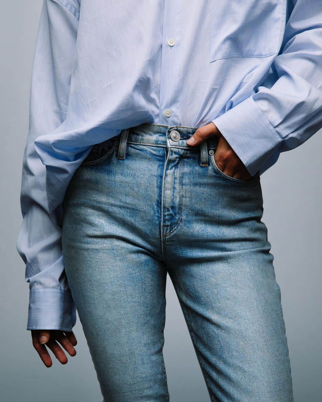 ハドソンのインスタグラム：「Found a happy medium (wash).」