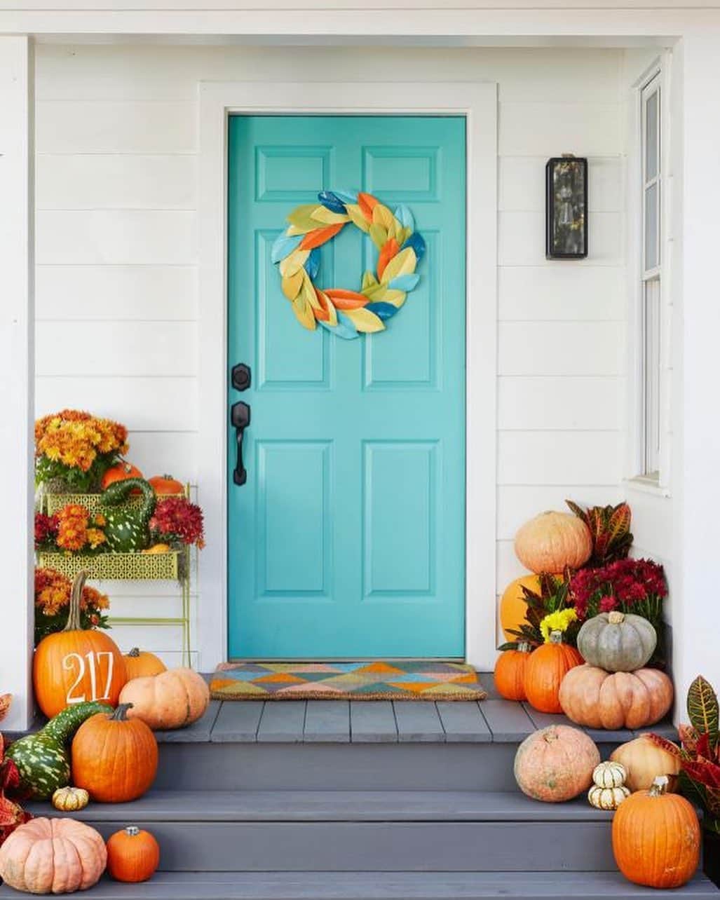 HGTVさんのインスタグラム写真 - (HGTVInstagram)「🍂 Who's ready for fall? 🙋‍♀️ 🙋‍♂️ Summer's winding down... so it's time to wind up your fall decor! 👏 We've got 80 fall decorating ideas for you at the link in our profile. 🔝 🍁⁠⠀ ⁠⠀ #fall #autumn #falldecor #DIYdecor #design #interiordesign」8月15日 3時01分 - hgtv