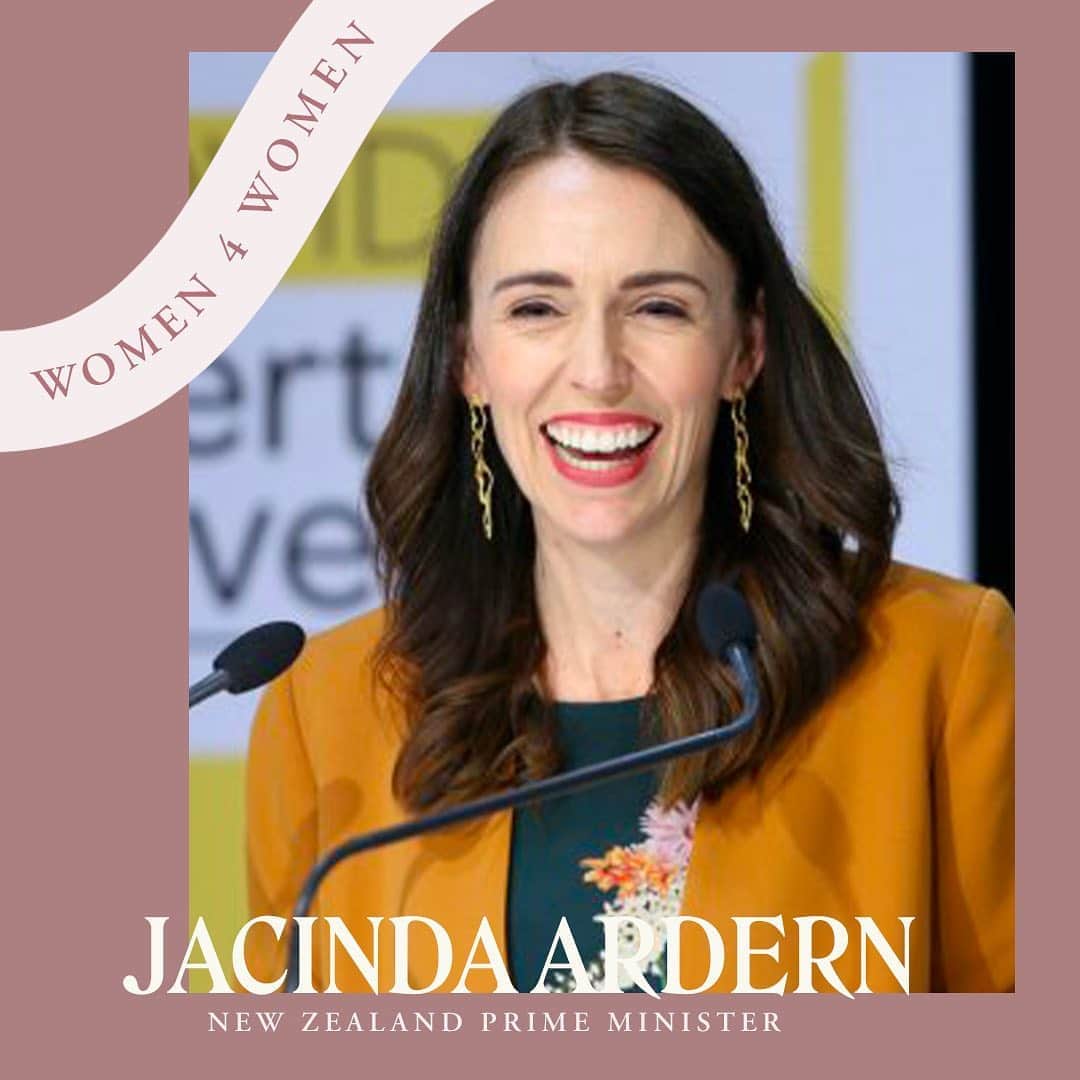 プリヤンカー・チョープラーさんのインスタグラム写真 - (プリヤンカー・チョープラーInstagram)「There are so many women who are raising their voice, paving new roads & igniting change. I wanted to celebrate these empowering changemakers, so I’m reintroducing #Women4Women / #W4W as a monthly series, where we can read the stories of women who inspire me.       Starting this with New Zealand's Prime Minister Jacinda Ardern - elected in 2017, she has shown the world exemplary leadership in the face of adversity, whether it was her response to the Christchurch mosque shooting last year or to the Covid-19 pandemic now. It was her leadership that led New Zealand to be the first COVID-19 free country in the world.      @jacindaardern, you serve as an amazing role model for young women who have aspirations of leadership. Keep doing what you’re doing & we’ll continue to support you and learn from all that you do.」8月15日 3時01分 - priyankachopra