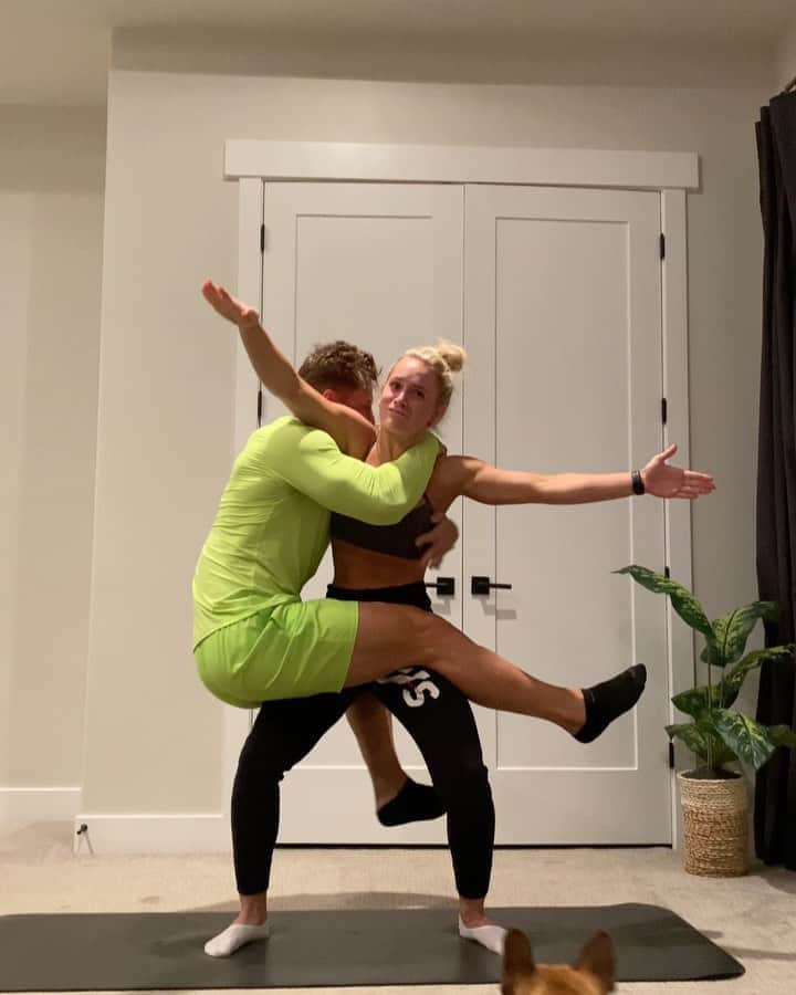 スティーブ・クックのインスタグラム：「Koala challenge gone wrong. Pardon her French, she’s Australian lol. Gosh I miss the lols @morganrosemoroney . If anyone knows how I can LEGALLY get to Australia or how we can get her to America DM me」