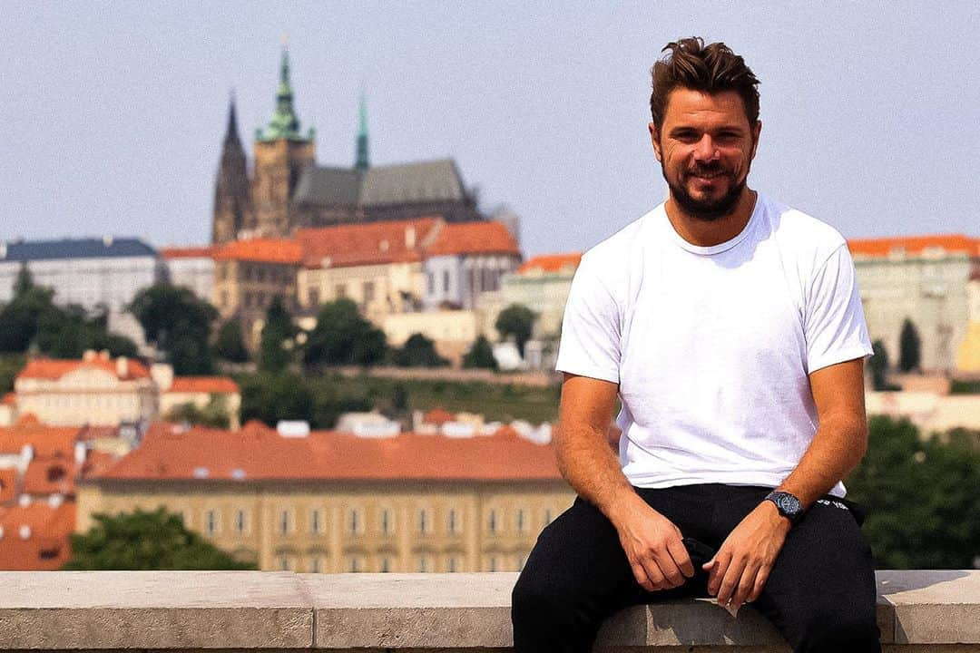 スタニスラス・ワウリンカさんのインスタグラム写真 - (スタニスラス・ワウリンカInstagram)「Smiling because it’s time to start competing again ☀️😄🎾🤷🏻‍♂️ #prague #backatit #stantheman 📸 #pavellebeda @sportpics.cz」8月15日 3時30分 - stanwawrinka85