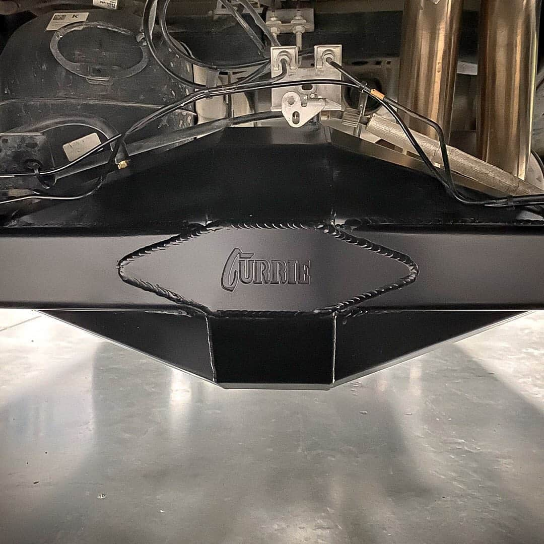 ケン・ブロックさんのインスタグラム写真 - (ケン・ブロックInstagram)「One of the big new upgrades on my SCV Ford Raptor is this massive @CurrieEnterprises fabricated F9 rear end. Anyone who’s jumped a big heavy truck knows that it’s only a matter of time before the stock rear end gives up the ghost. My friend @CaseyCurrie made sure to get us sorted with this set up that features a custom fabricated housing, full float hubs, 35 spline axles, and a beefy air locker. More details on the full build and my first desert shred session in the dark at the link in my bio. #FordRaptor」8月15日 4時05分 - kblock43