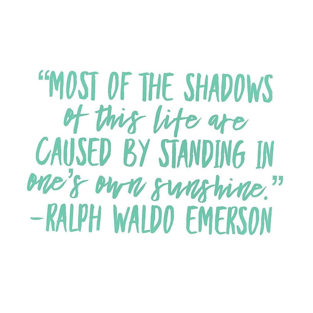 ブリアンナ・ブラウンさんのインスタグラム写真 - (ブリアンナ・ブラウンInstagram)「“Most of the shadows of this life are caused by standing in one’s own sunshine.” ~ Ralph Waldo Emerson 💜🙏」8月15日 3時59分 - briannabrownkeen