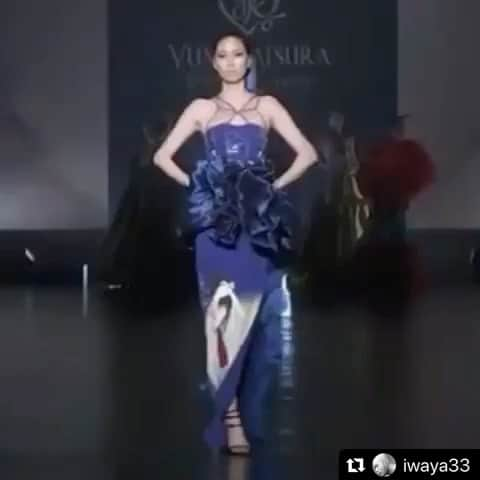 レンナ（RENNA）のインスタグラム：「Thank you so much❣️ YouTubeからも見れます！  Yumi Katsura Paris Couture Collection with OZworld a.k.a R'kuma  https://m.youtube.com/watch?v=92LAV18FWm0 . .  #Repost @iwaya33 with @make_repost ・・・ @yumikatsura_  by @iwaya33  #yumikatsura  #桂由美 先生 #岩谷俊和 さん」