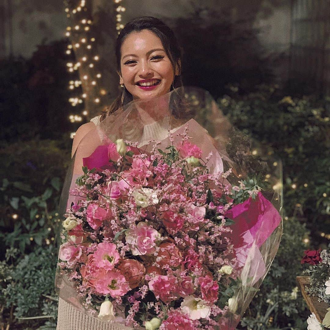 ゆきぽよさんのインスタグラム写真 - (ゆきぽよInstagram)「また綺麗なお花もらった💐. . . 今日も暑いけど頑張ろうね！！. 熱中症とコロナに気をつけよう( ¨̮ ). . . #お花のある暮らし #花束」8月15日 9時51分 - poyo_ngy