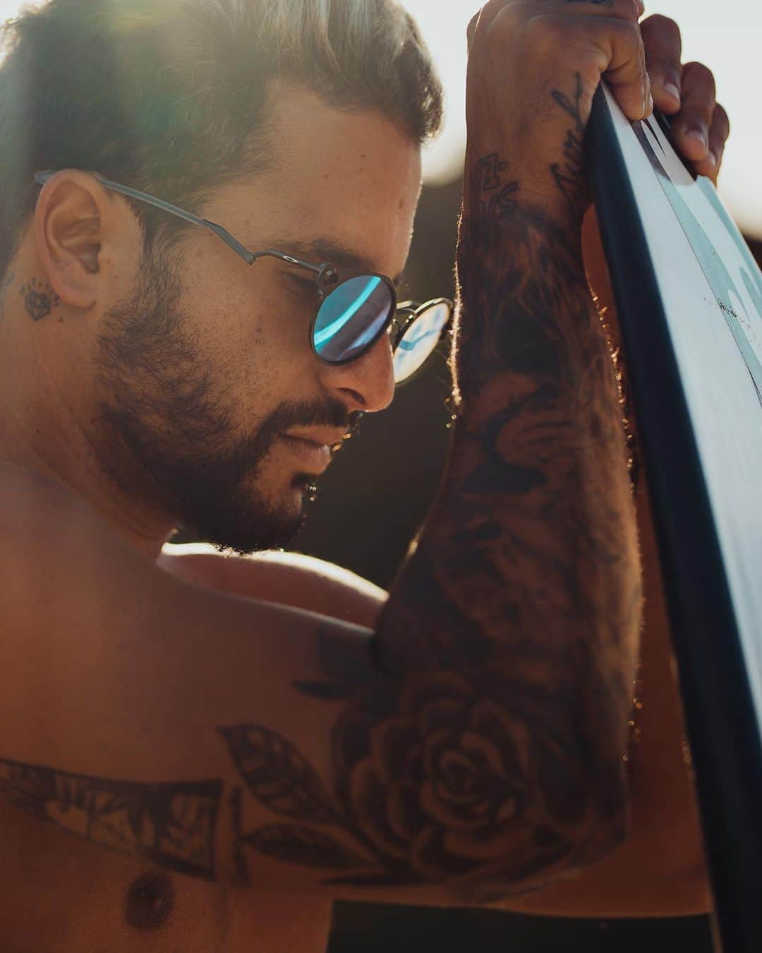 OAKLEYのインスタグラム：「“Enjoy every single moment, and surf.” ❤️ @italoferreira #ForTheLoveOfSport #OneLove」