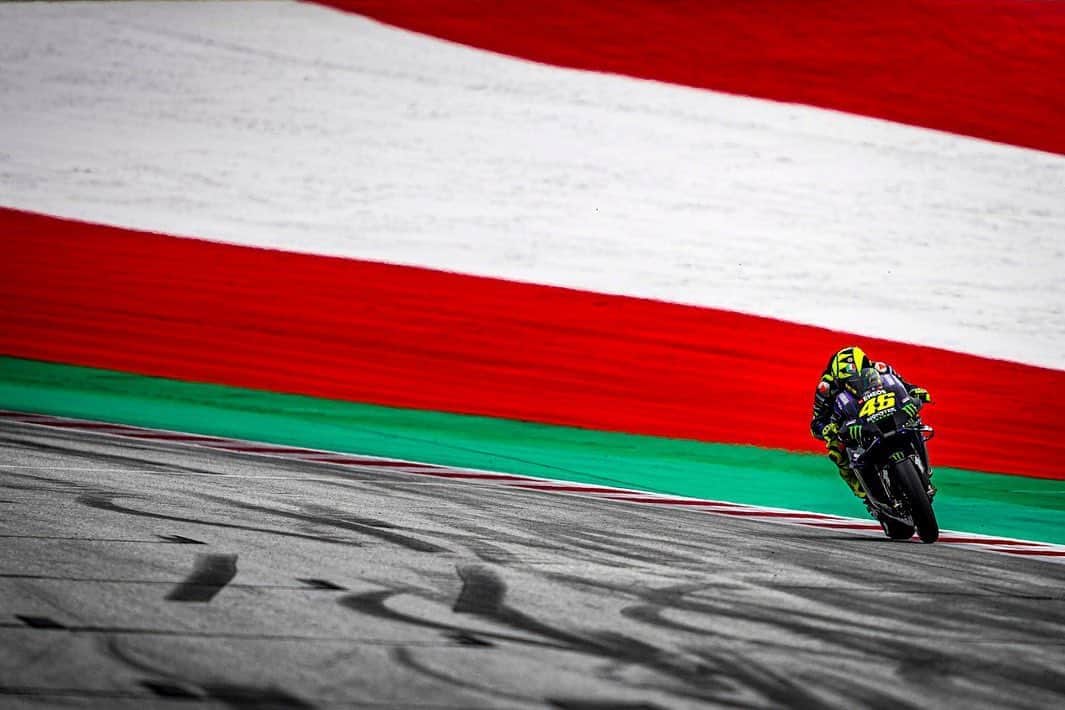 バレンティーノ・ロッシのインスタグラム：「Red Bull Ring,Austria  Friday,free practice 📸 @falex79 @gigisoldano」