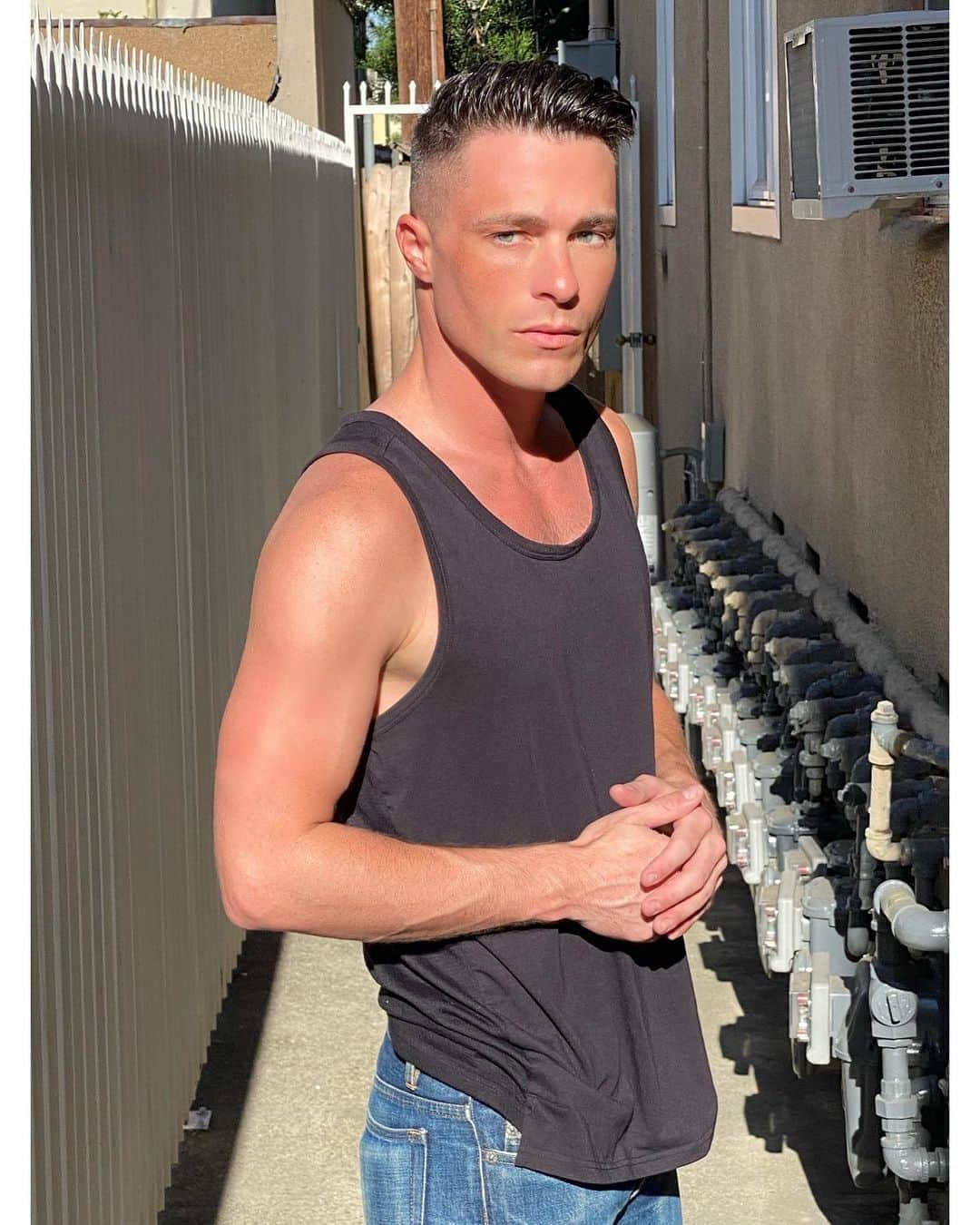 コルトン・ヘインズのインスタグラム：「When friends agree to take updated photos of u for work...try not to complain about the location provided lol」