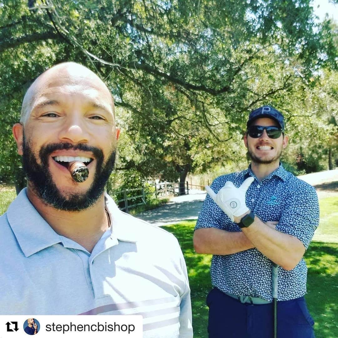 クリス・プラットのインスタグラム：「Moneyball reunion. And all the money went right in his pocket. My quest for golf greatness continues. Shot a 93. So.. you know, it’s gonna be a a long quest. Hah! Grateful to my man @stephencbishop for the round. Scotty H picking machine!!」