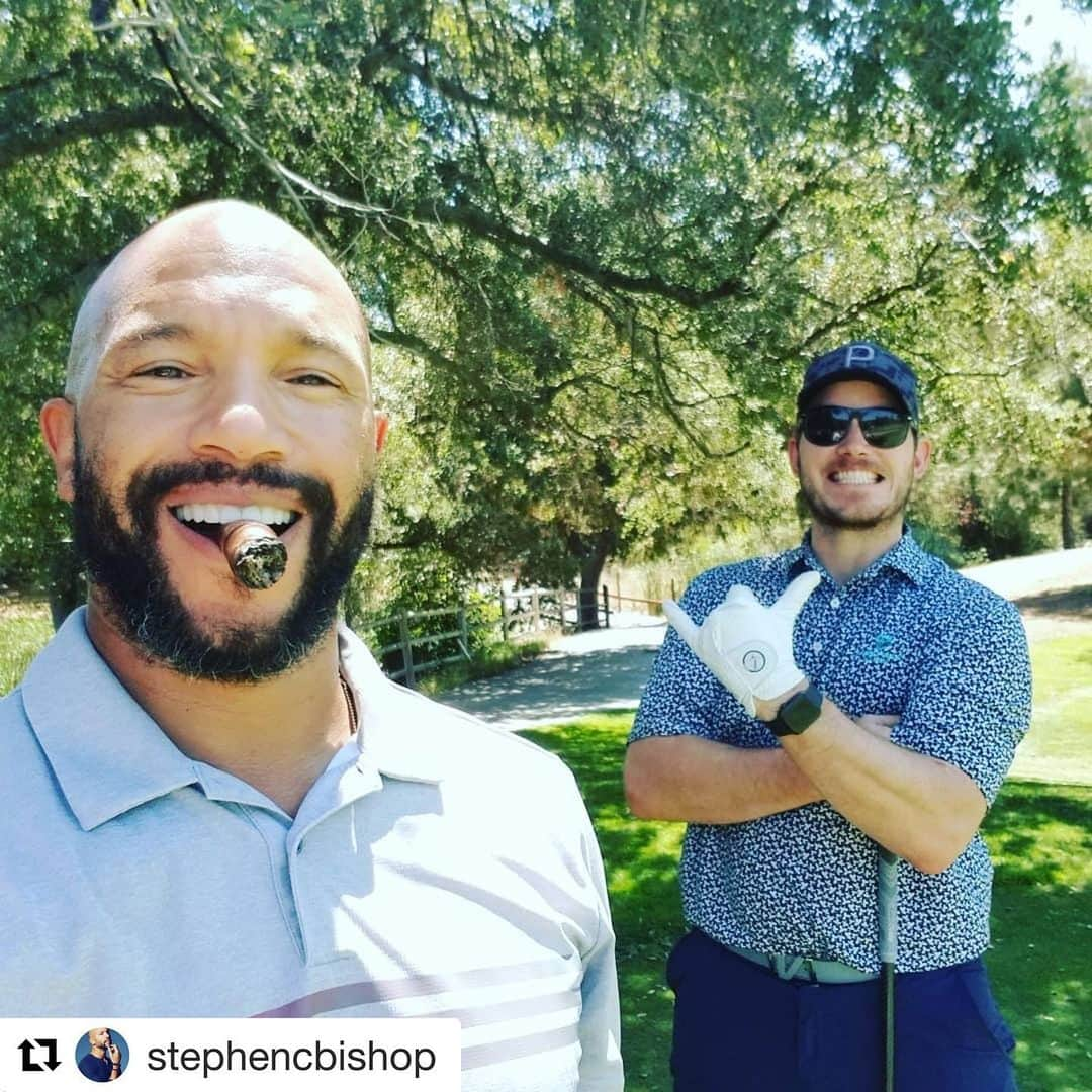 クリス・プラットさんのインスタグラム写真 - (クリス・プラットInstagram)「Moneyball reunion. And all the money went right in his pocket. My quest for golf greatness continues. Shot a 93. So.. you know, it’s gonna be a a long quest. Hah! Grateful to my man @stephencbishop for the round. Scotty H picking machine!!」8月15日 6時21分 - prattprattpratt