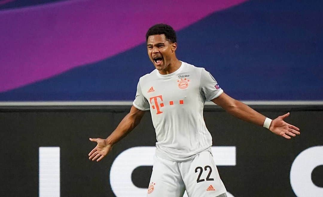 セルジュ・ニャブリのインスタグラム：「That's how we doooo. Semi-finals bound!」