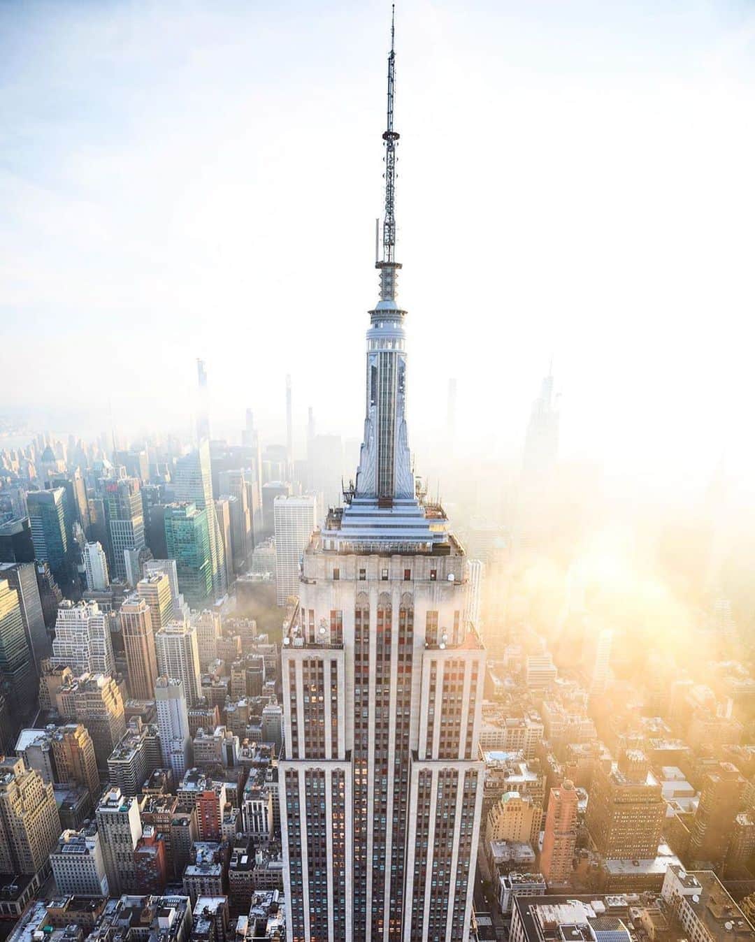 Empire State Buildingさんのインスタグラム写真 - (Empire State BuildingInstagram)「“Excellent visit... No lines, social distancing, everyone wearing mask(s). Our family felt totally safe. Experience overall was wonderful!!” - reneesales2 via @TripAdvisor (8/3/20) ⠀⠀⠀⠀⠀⠀⠀⠀⠀ Visit this link to book your amazing experience! esbo.nyc/ppo ⠀⠀⠀⠀⠀⠀⠀⠀⠀ 📷: @onetwotwee #EmpireStateBuilding」8月15日 6時23分 - empirestatebldg