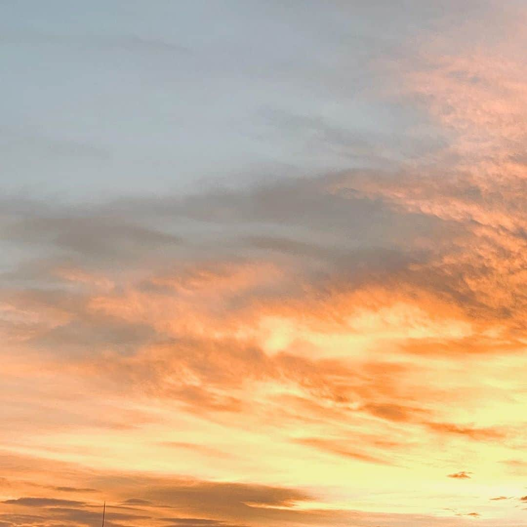 中野敬久さんのインスタグラム写真 - (中野敬久Instagram)「#dusk #orange #sky #cloud #hope #summer #茜色」8月15日 6時30分 - hirohisanakano