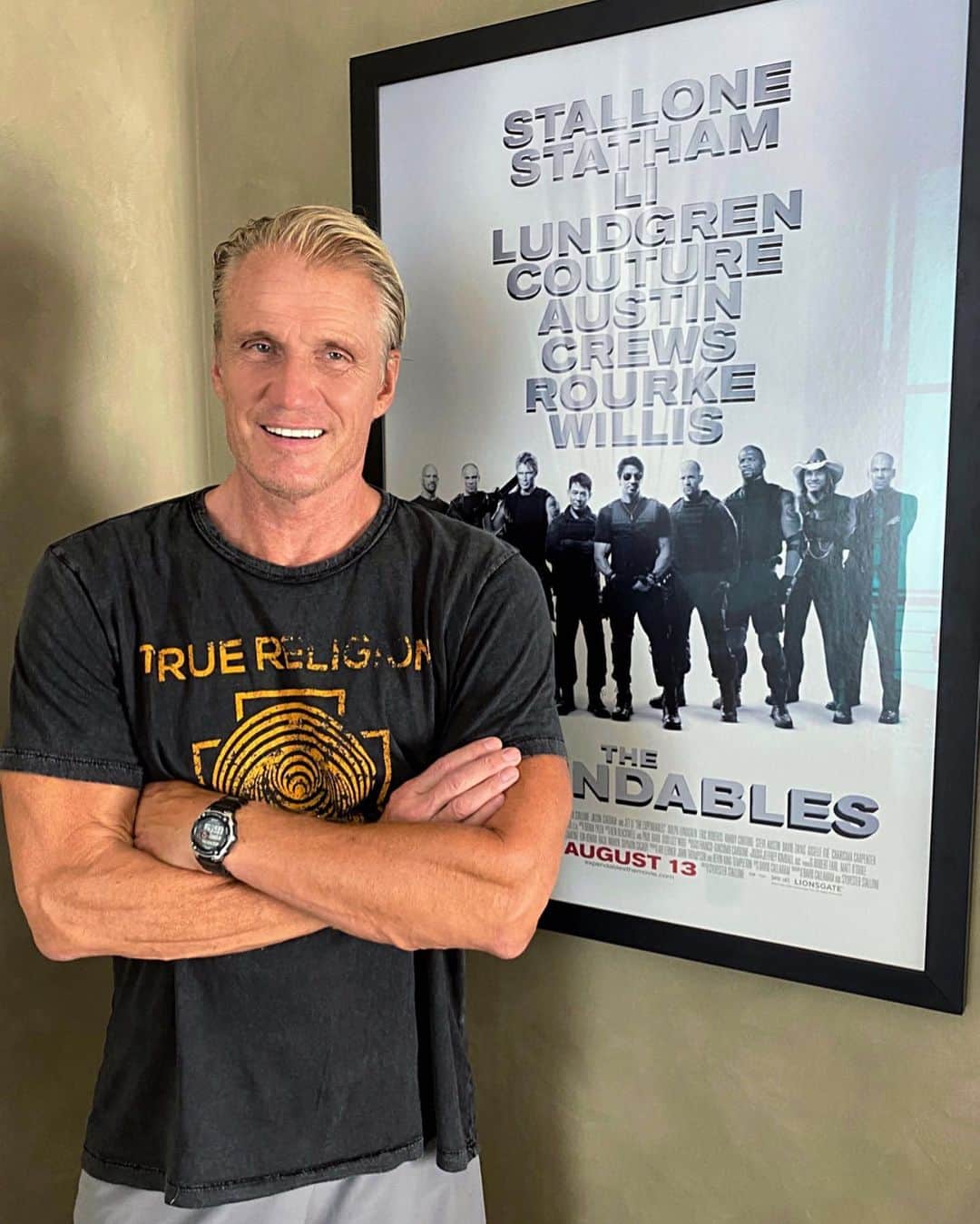 ドルフ・ラングレンのインスタグラム：「On August 13th, ten years ago, the younger generation around the world got their first taste of old school hardcore action mayhem in The Expendables. It was also a long awaited return for me to the big screen thanks to my old buddy @officialslystallone 👊」