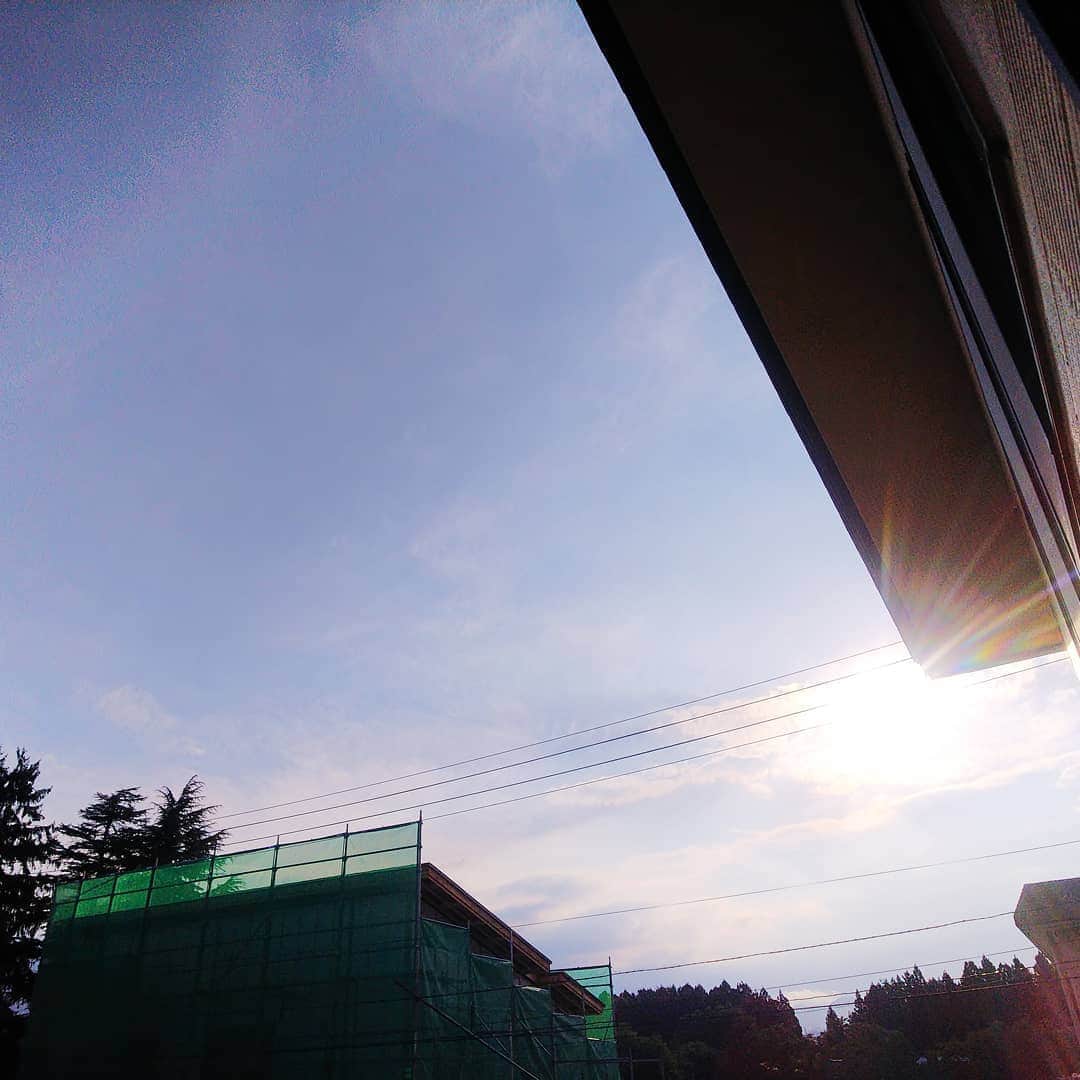 みながわゆみさんのインスタグラム写真 - (みながわゆみInstagram)「#おはようございます #今日も素敵な一日を #イマソラ #いまそら #青空 #太陽 #朝の光」8月15日 6時49分 - nama.09.19
