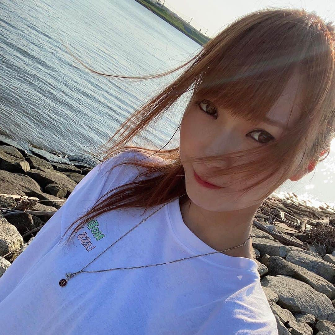 本間成美さんのインスタグラム写真 - (本間成美Instagram)「早朝から夏を感じてきました…🙂 今年はいつもより暑いね😵☀️ 〇〇に初挑戦したから見てくださーい‼︎ 洗車に引き続きとんでもないことに…？ https://youtu.be/A50khwqqgRM #YouTube #なるなるチャンネル #夏 #サマー #お気に入りの場所」8月15日 6時59分 - narumi517