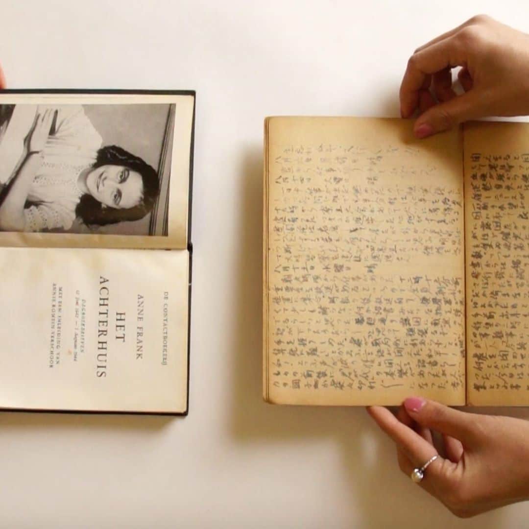 のインスタグラム：「私の父16歳、1945年8月15日の日記  昭和二十年八月十五日　水曜日　晴 　朝九時頃から仕事があった。十二時十五分前重要なる放送があるといふので全員朝礼の一に集合。時報の後放送有り。＝が悪くて少しも解らない。何か詔書みたいな物を読んでいるらしいと思った。想像通り露国に戦宣の大詔が下つたのだらうと思って頑張るぞ！と手を握りしめた。處が「戦局我に利あらず」とか「勝算既に難し」とか云ふ声が波の様に聞こえる。詔書らしいものの前後に「君が代」の奏楽があったがスピーカの調子か處々切れ切れになつた。音が聞こえなくなると同時に気が遠くなる様な気がして思はずフラフラと二三歩よろめいた。講和といふ事がほぼ確実になって来た。はつきりした情報を集め次第通達すると云ふ事になつて解散。待望の三時になつたのでニュースを聞かうと寮の事務に泉のタンチと一緒に行つた。四高生が一人「今終つた處だ」と云つて彼の聞いた處を聞かせて呉れた。ポツダム宣言とか何とか云ふのを承認して講和といふ事になつた。今日はお盆で慰霊祭りの為五時終業といふ事になつて居たがこの報道の通はると共に四時頃には皆作業をやめて三々五々集まって憶測に余念がない。五時終礼の際係から「二日間謹慎等々七ヶ条が伝へられた。 一、二日間謹慎 一、外出禁止 一、言動に注意すること 一、工場防衛に細心の注意を払ふこと 一、右は岩井隊（工場勤務の兵隊）にまかすこと 　である。 　講和は真実だ！真だ！嗚呼泣いても泣き切れない。死ぬにも死ねない。夕食を喰ひ力無く寮に帰ってボヤッとして六時半迄寝転んで居た。  ＋  　敗戦のその日、父は富山県井波の飛行機工場にいた。父、十六歳、旧制第四高等学校一年生。父の仕事は、最速の軍偵察機新司偵の機体に、エンジンを取りつける作業だった。エンジンは偶然にもこれまで金沢一中の勤労動員で作らされていた代物だった。 　飛行機は月産に六十台。しかし、そのうち半分は試験飛行でパイロットもろとも墜落しその大方は死んだという。 　父の父、つまり祖父は、金沢に祖母、父、父の弟、の家族と遺言状を残し、第十七師団軍医としてラバウルにいた。 　父司は十六歳、祖父滋は四十七歳、祖母冨美子は三十八歳、父の弟昭は九歳。  「親愛なるキティーたちへ」（リトルモア刊）Your Dear Kitty,より  #august15 #日記　#yourdearkitty #親愛なるキティーたちへ 　#小林エリカ」