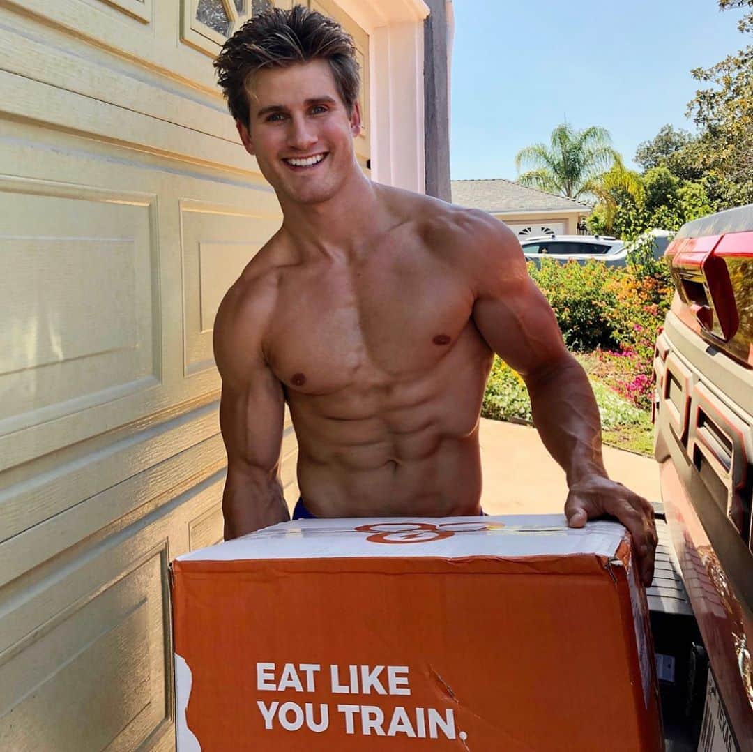 セージ・ノースカットのインスタグラム：「Eat like you train!」