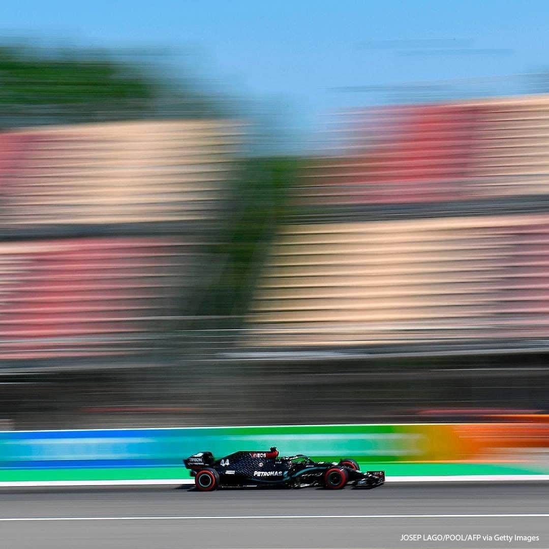 ABC Newsさんのインスタグラム写真 - (ABC NewsInstagram)「Mercedes Formula One driver Lewis Hamilton passes by empty grandstands during the second practice session at the Circuit de Catalunya in Montmelo near Barcelona, Spain. Like many sports, Formula One is taking place without fans in attendance this year due to the coronavirus pandemic. #f1 #coronavirus #sports #lewishamilton #mercedes #coronavirus」8月15日 19時00分 - abcnews