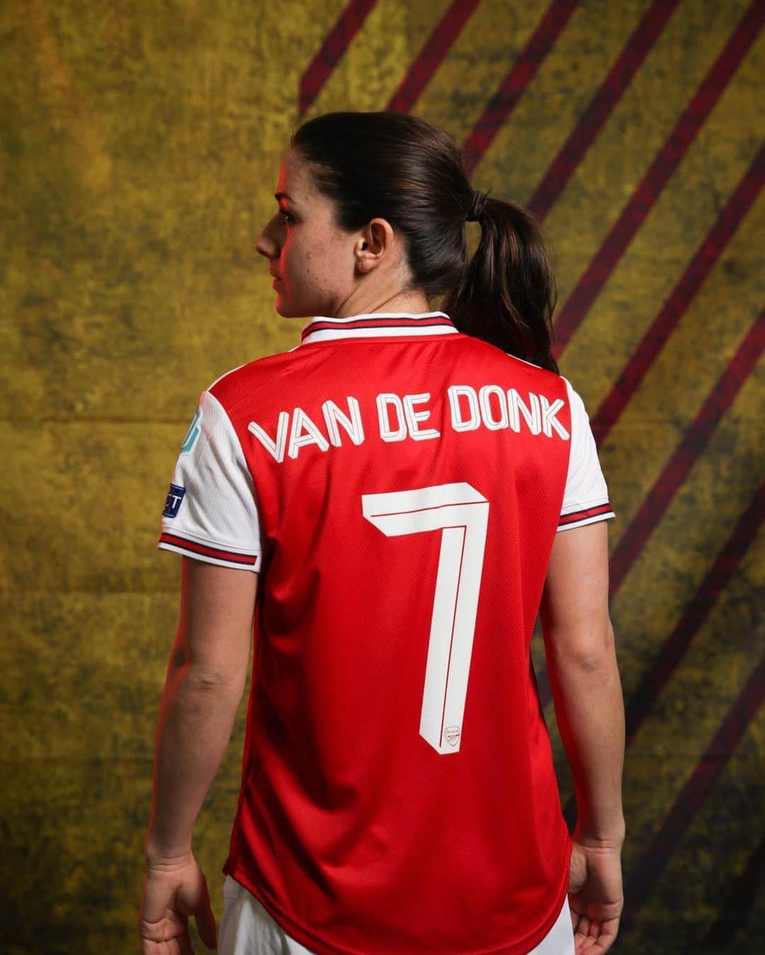 Arsenal Ladiesさんのインスタグラム写真 - (Arsenal LadiesInstagram)「How many days to go, @daniellevddonk? 😉 @uwcl 🏆 ⁣ ⁣ #Arsenal #AFC #WeAreTheArsenal #COYG」8月15日 17時44分 - arsenalwfc