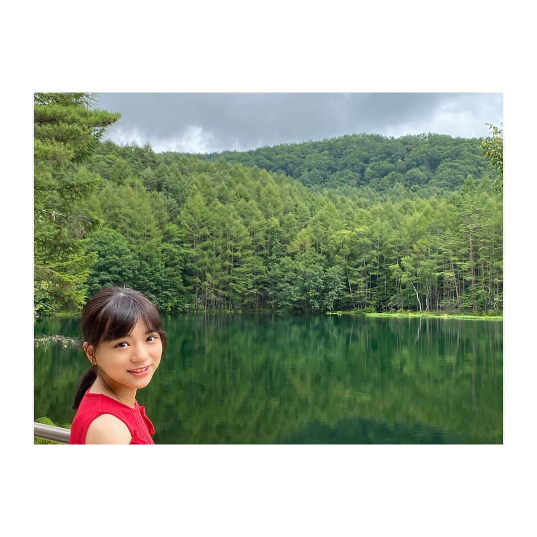 柿澤ゆりあのインスタグラム：「﻿ 御射鹿池﻿ ﻿ あいにくの曇り空☁️だったけど、﻿ 水面が鏡のようでとても綺麗でした✨﻿ ﻿ #御射鹿池﻿」