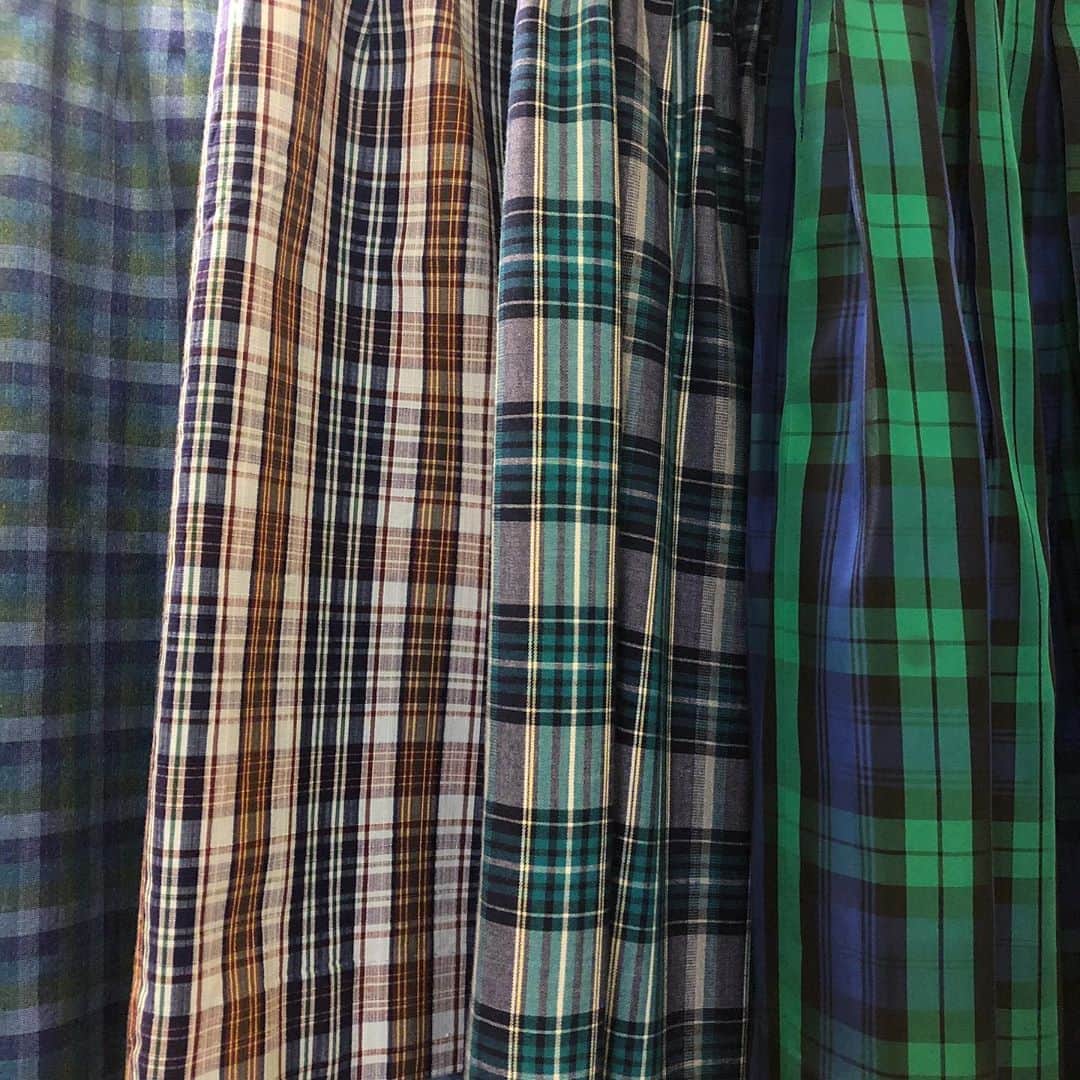NUTTY Vintage&Collectibleのインスタグラム：「🍃RECOMMEND VINTAGE🍃  ☑︎vtg check pattern skirts  チェック柄ラバーの皆様📢 可愛いチェック！たくさん入荷しております＊ いまから秋に向けて着られる 絶妙なブルーベースのチェックは デイリーに重宝していただけるかと思います＊  こちらも明日16日(日)まで10%OFFに❤️ ヴィンテージアイテムがセール価格になる 今夏だけの特別な＊Special Thanksセール＊ 最後までお楽しみいただけますと幸いです☺︎  🌈❤️Special Thanks❤️🌈 〜2020 Summer〜 ▷▷8/8(sat)〜8/16(sun) 9日間限定◁◁ 🔻店内USED&VINTAGEアイテム  【全品10%OFF】 --セール対象外のアイテムも全品10%OFF-- 🔻さらにONLINE STORE掲載アイテム 【全品10〜50%OFF】&送料無料 ※オリジナルアイテムなどを含む一部除外品あり ※GLAZE KOHL商品は対象外となります」