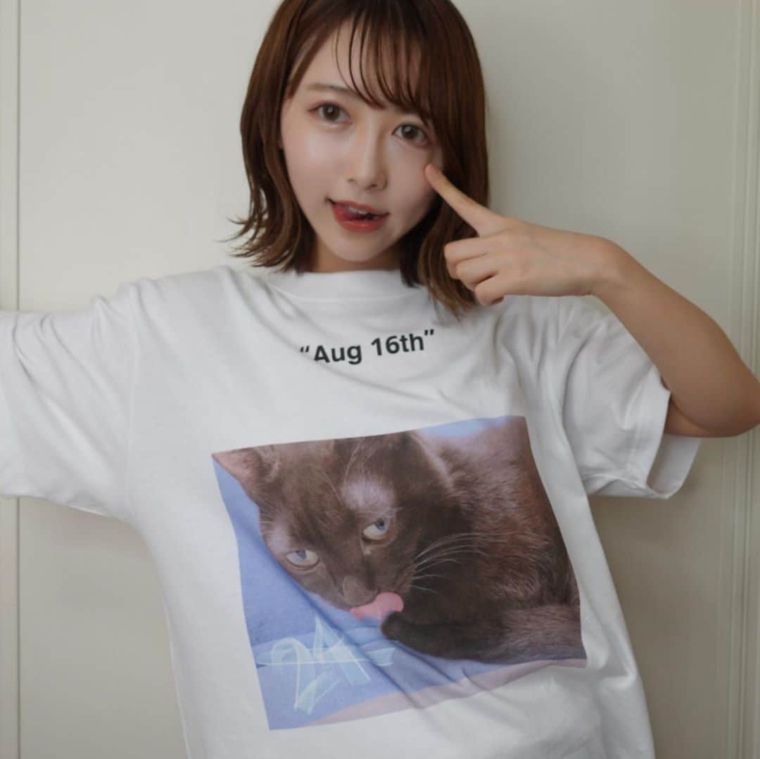 塚本美玲のインスタグラム：「イベントないのに、作っちゃった😛﻿ ゲットしてくれた人ありがとう！ 舌出しらむたんんん うひょ﻿ ﻿ ﻿ #BD#tshirt﻿ #猫#らむたん#かわいい」