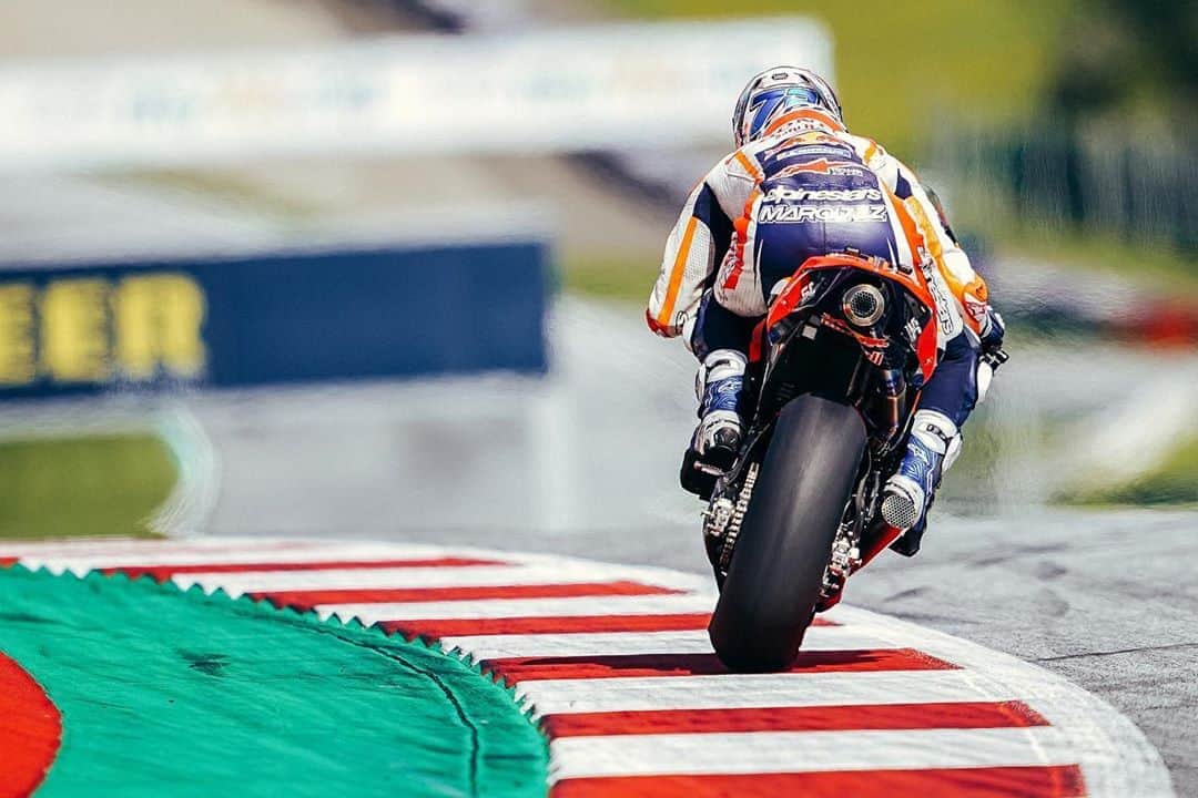 レプソル・ホンダのインスタグラム：「🍑 ⠀⠀⠀⠀⠀⠀⠀⠀⠀ 🇦🇹 #AustrianGP #MotoGP #AM73 #AlexMarquez #Repsol #Honda #RepsolHonda #HRC #RC213V #ThePowerOfDreams #Racing #Motorcycle #Team #OneHeart #RedBullRing」