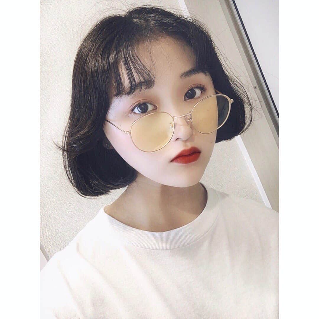 のインスタグラム：「🕶 全然意味ないサングラス🙂 暑すぎて外したし🙁  #얼스타그램 #셀스타그램 #일본인 #옷스타그램  #일본사람 #코디 #코디스타그램 #일상스타그램」