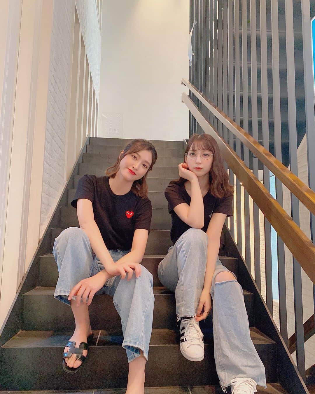 松岡菜摘のインスタグラム：「. . みなちゃんと今日の服装 丸かぶりやったー🥺❤︎ . #ootd」