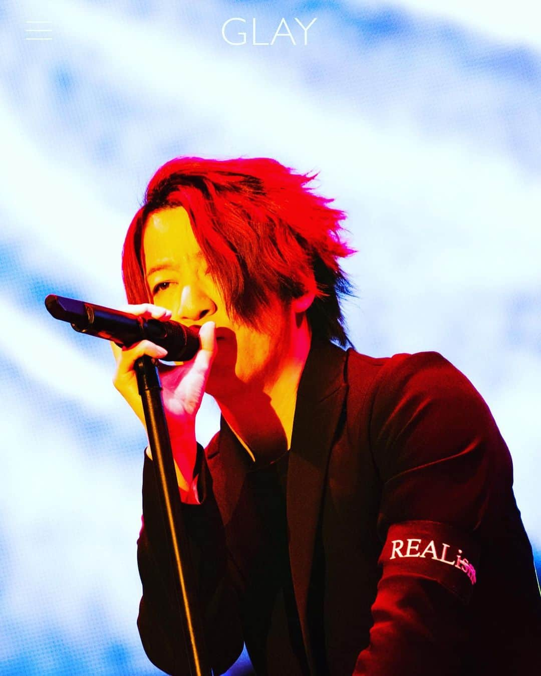 TERUさんのインスタグラム写真 - (TERUInstagram)「^_^  GLAY appにて8月28日・Live at home vol.3のチケットが販売開始されました。  会員じゃなくてもチケットは購入出来ますが、会員になってから購入しても、会員にならずに購入しても金額に差はほとんど無いので、会員になってから購入された方がお得ではあります^_^^_^  過去の音源も聴き放題^_^  過去のライブ映像も見放題^_^  過去のパンプレットも見放題^_^  おうち時間に最高なGLAY app（＾ν＾）  https://app-glay.jp」8月15日 10時06分 - glay__teru