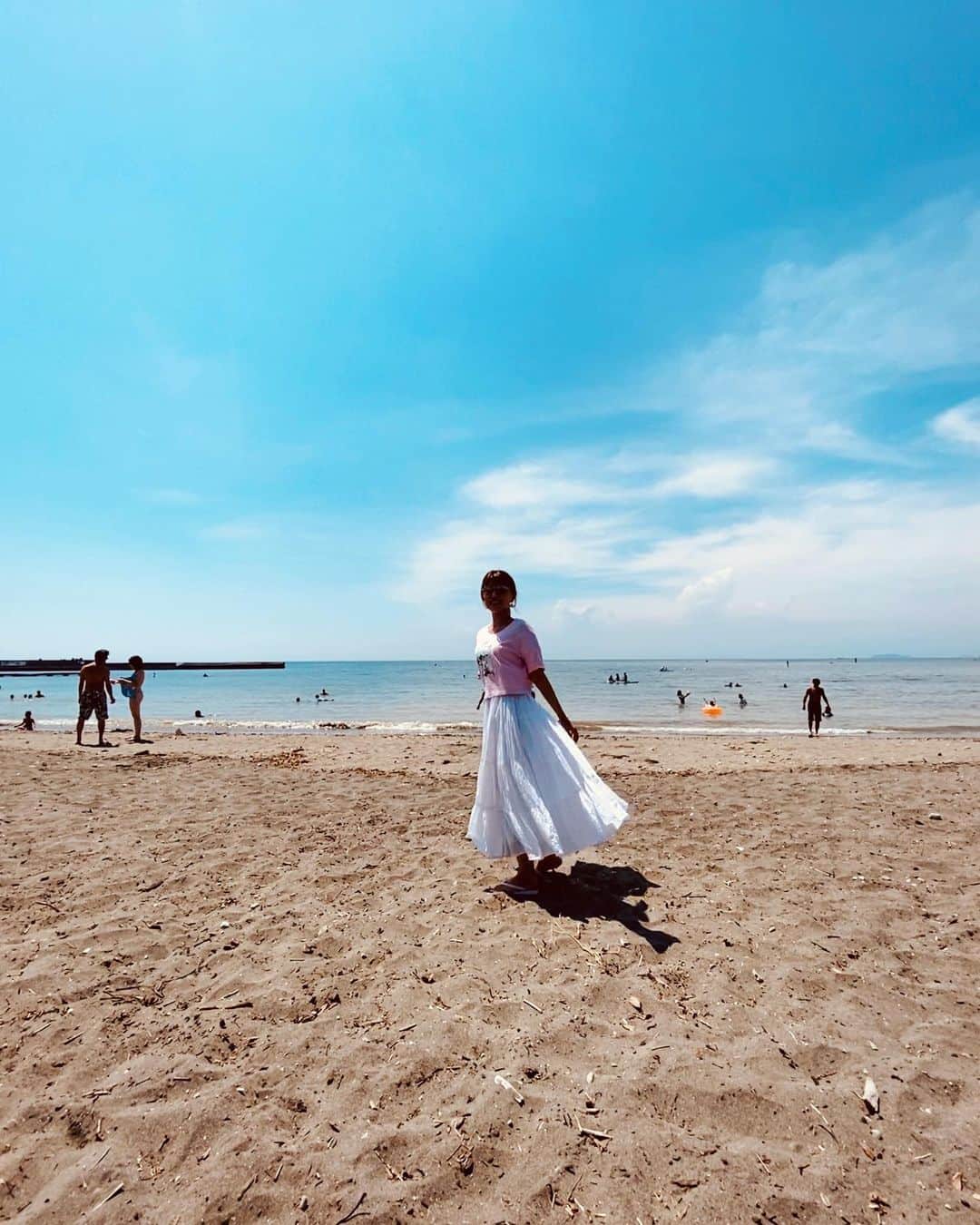 河西里音さんのインスタグラム写真 - (河西里音Instagram)「Love sea💋💋💋 なぁんにもしなくていいの。 特別なものはいらないし ただ、ただ海を眺めたいだけ✨ #sea #lovesea #skyblue #beautiful  #summer」8月15日 10時25分 - rion_kasai