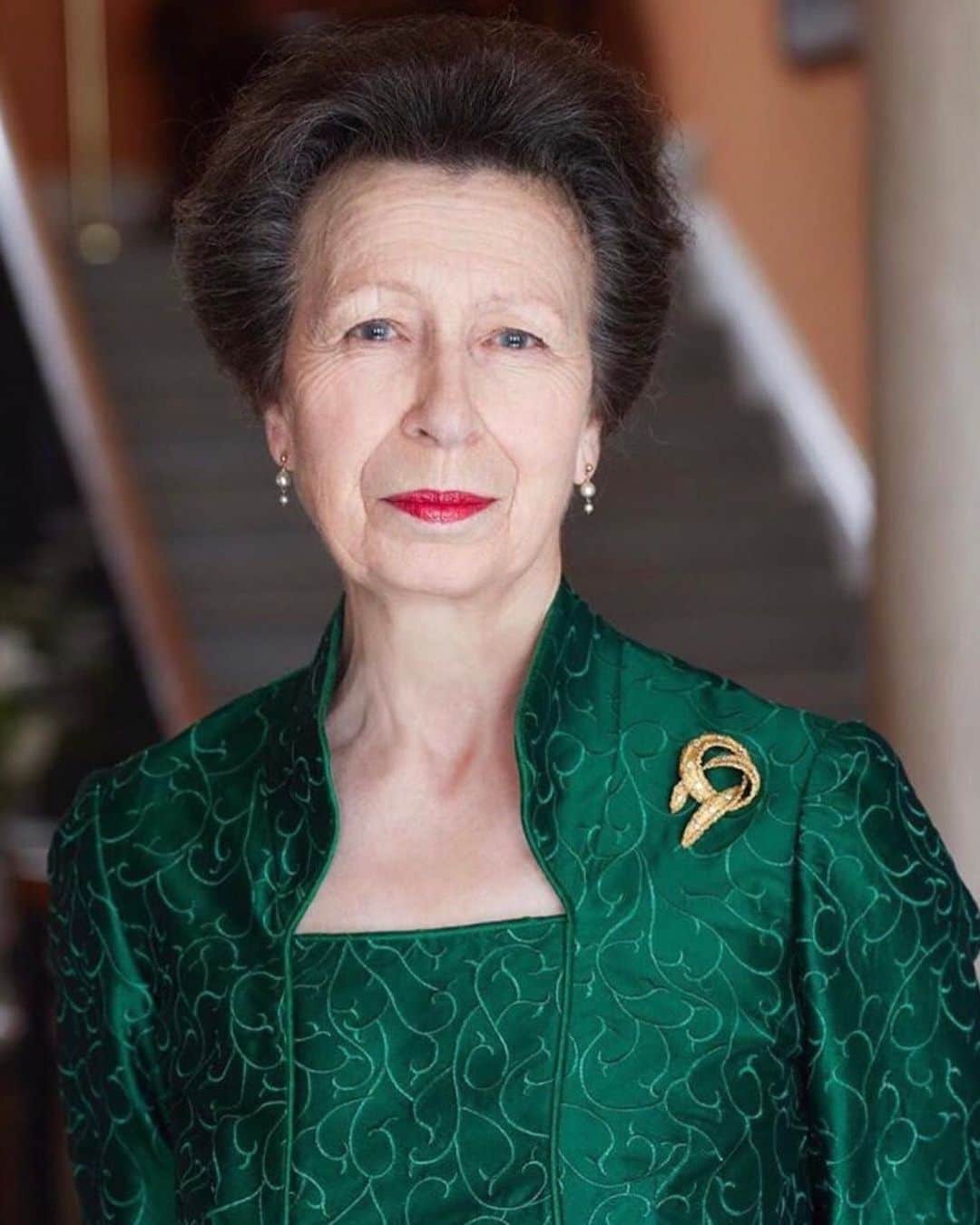 Vogue Australiaさんのインスタグラム写真 - (Vogue AustraliaInstagram)「Happy birthday #PrincessAnne! 🎈 In honour of The Princess Royal’s 70th birthday today, the palace has released new portraits of Her Royal Highness taken at her home, Gatcombe Park. In the bio link, we unpack eight fascinating things to know about The Queen’s only daughter. 📷 John Swannell」8月15日 10時25分 - vogueaustralia